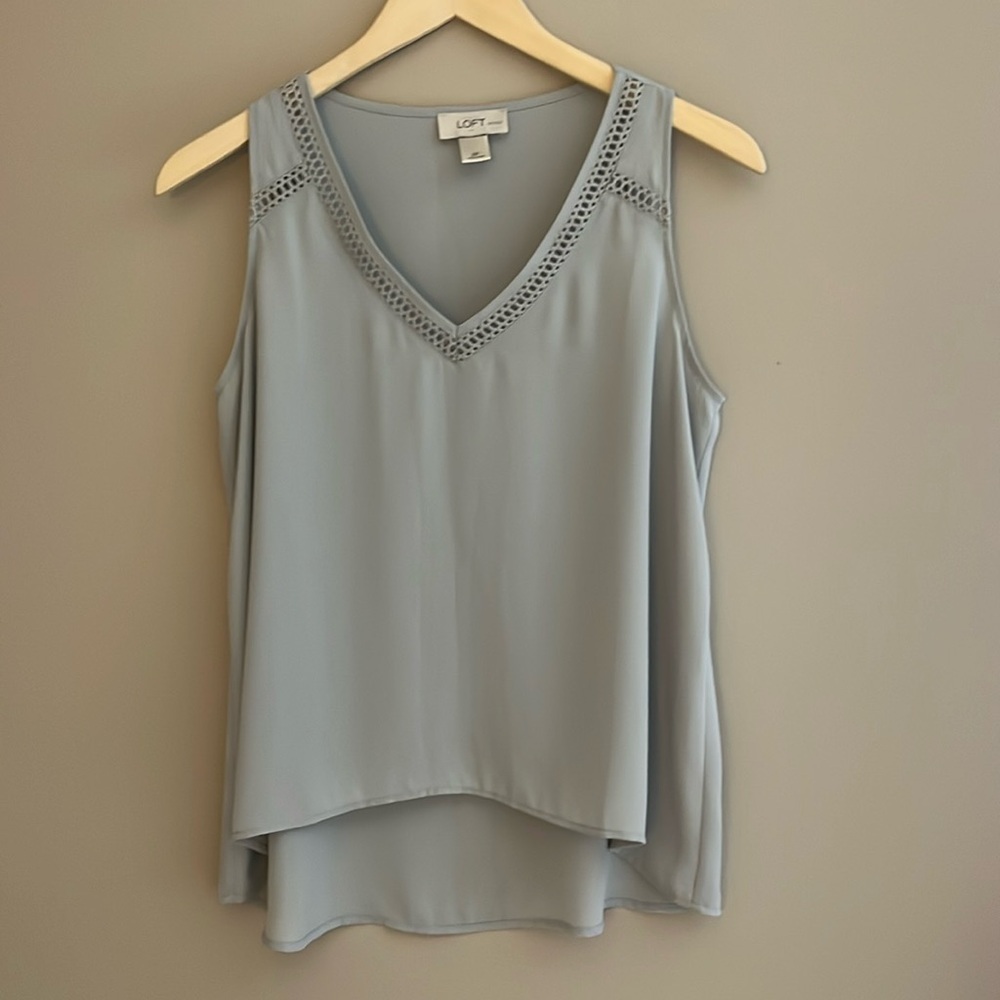 Loft Sleeveless Flowy Top Gray‎ Size Small Petite